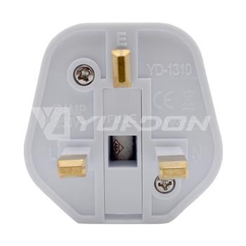 EU to UK Travel Adapter 2 Pin to 3 Pin Converter with Fused CE ROHS Approval 02